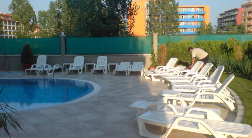 Darius Apartments