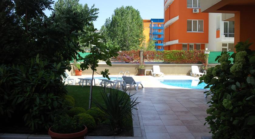 Darius Apartments