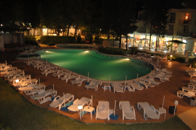 Flamingo Beach Hotel