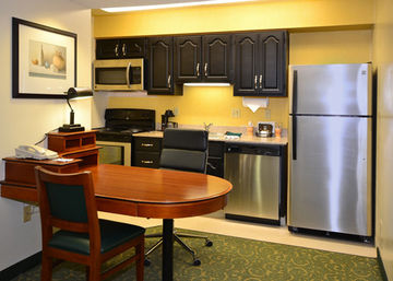 MAINSTAY SUITES