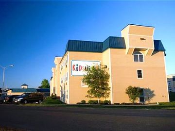 HOLIDAY INN EXPRESS SUITES MONCTON