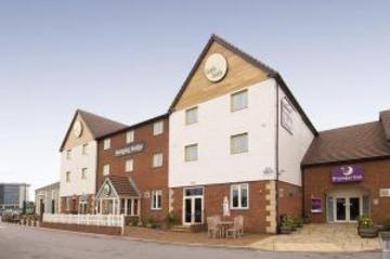 Premier Inn Manchester Trafford Centre North