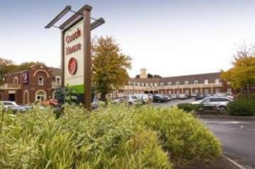 Premier Inn Manchester Trafford Centre South