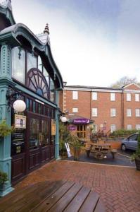 Premier Inn Stockport Central