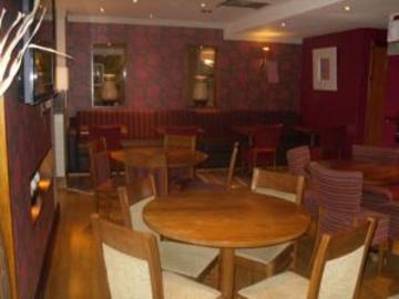 Premier Inn Bristol Cribbs Causeway M5,J17