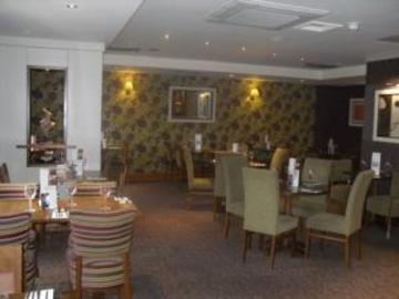 Premier Inn Bristol Cribbs Causeway M5,J17