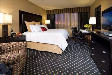 CROWNE PLAZA HOTEL INDIANAPOLIS AIRPORT